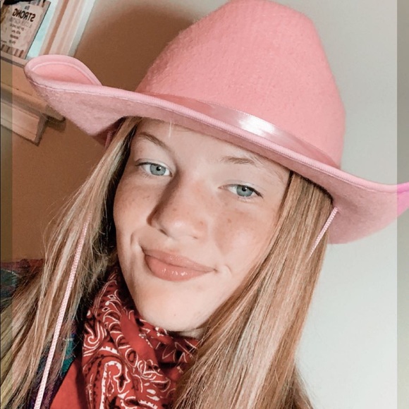 Meet your Posher, Haley - Picture 1 of 1